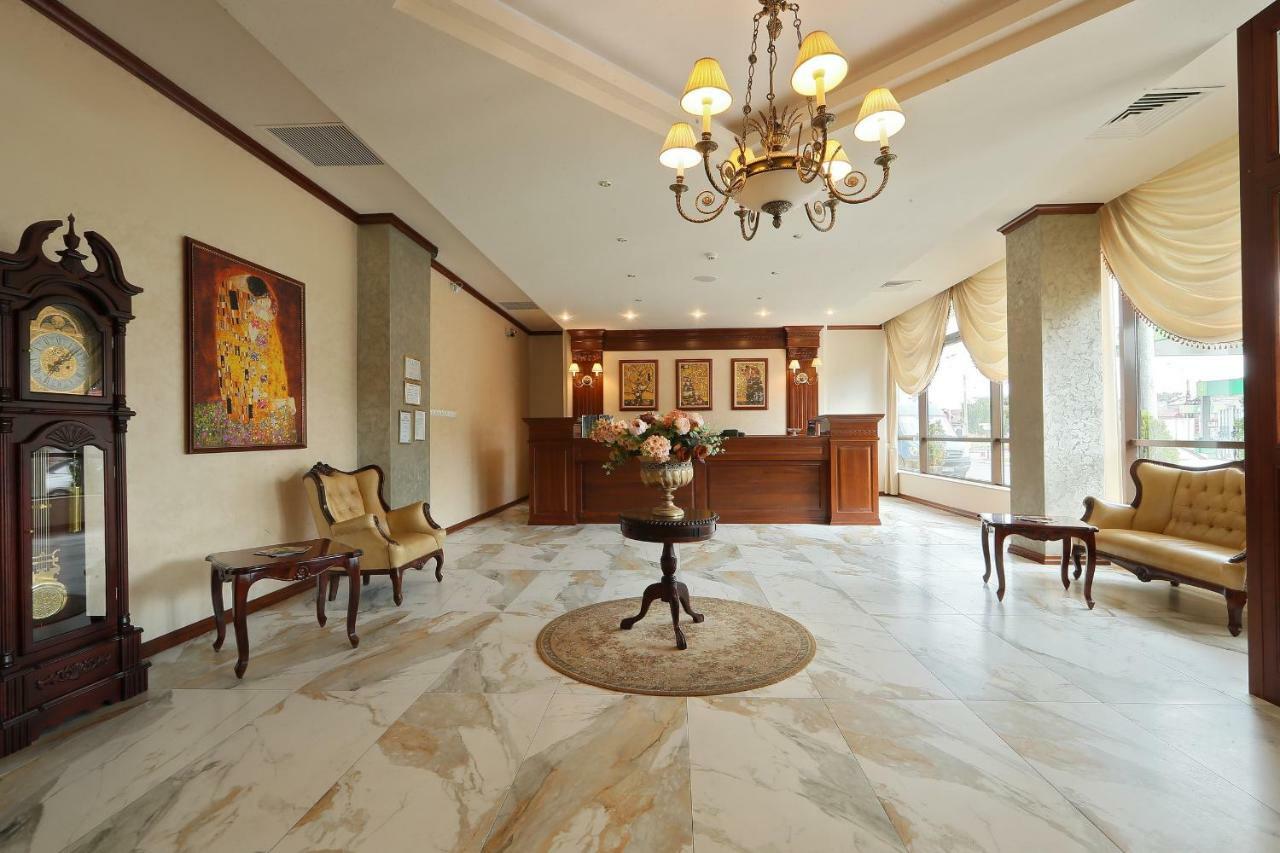 Hotel Impero Орадя Экстерьер фото